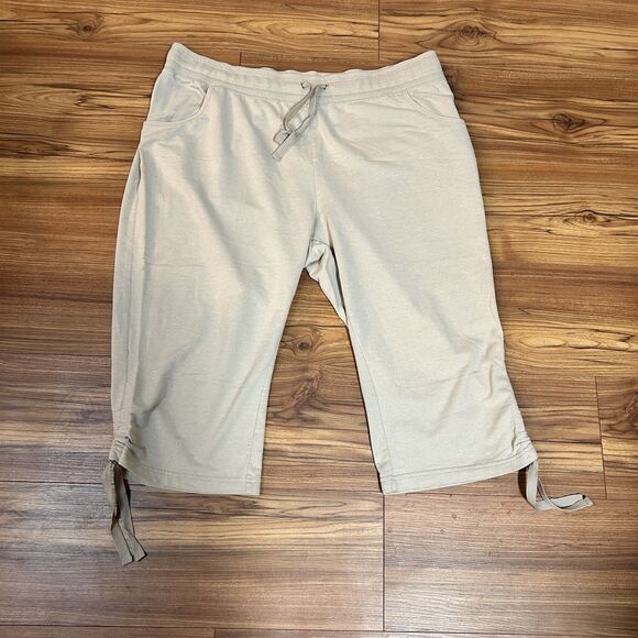 Bobbie Brooks Women 2X Khaki Pull On Capri Pants Elastic Waist - Picture 2 of 8